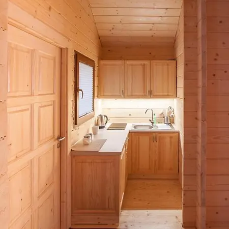 Drewniane Przystan Kajaczek Lodge