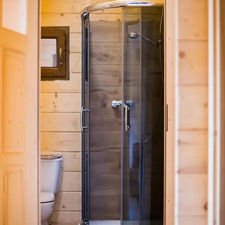 Drewniane Przystan Kajaczek Lodge