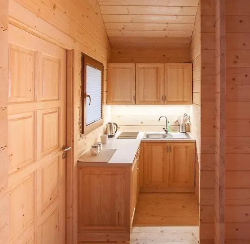 Drewniane Przystan Kajaczek Lodge