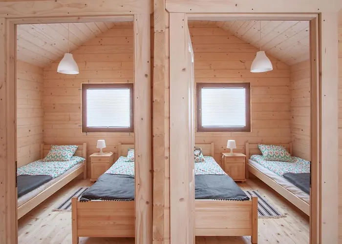 Drewniane Przystan Kajaczek Lodge *