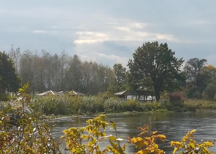 Drewniane Przystan Kajaczek Lodge *